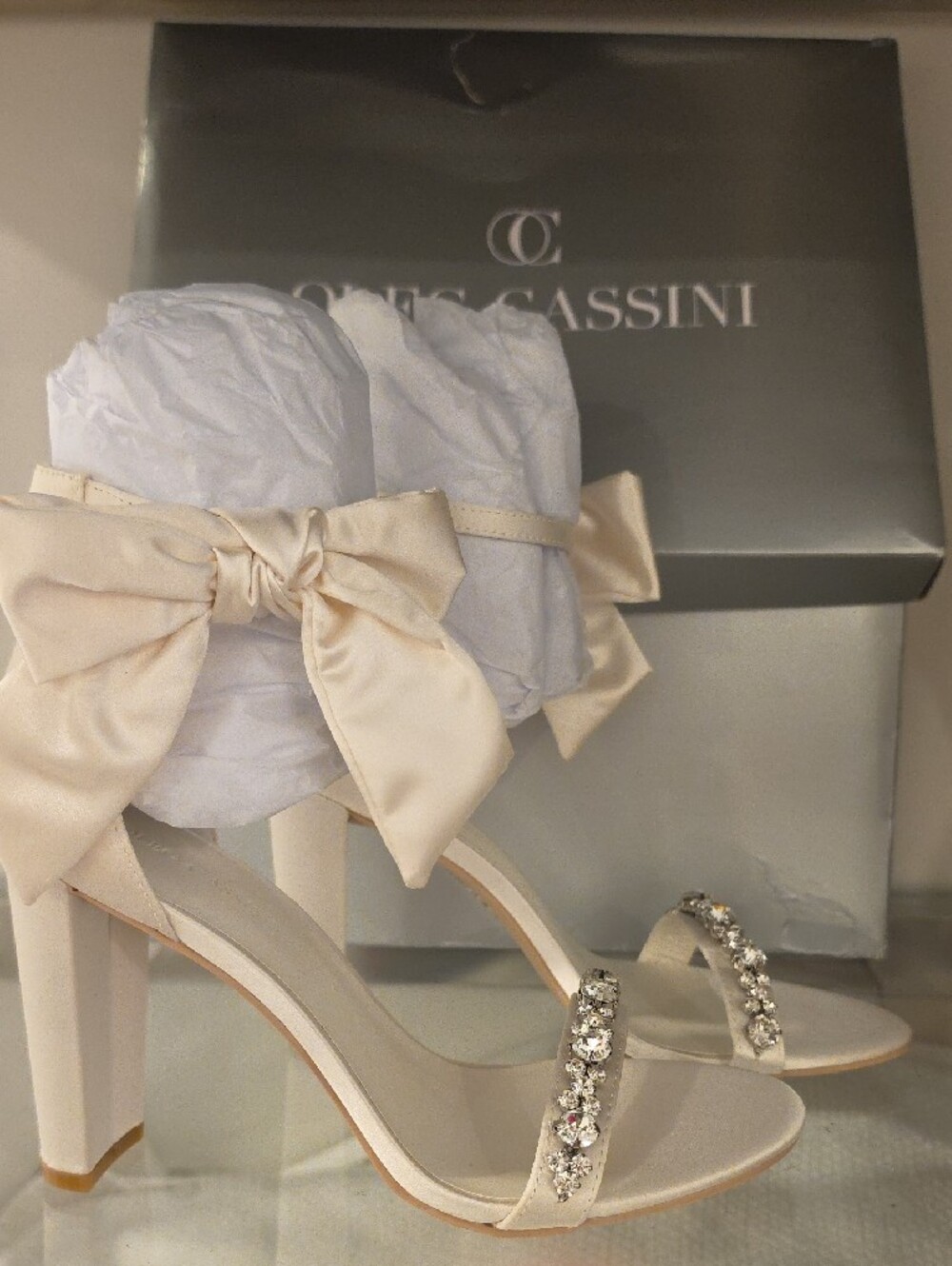 Oleg Cassini Champagne crystal Satin Bow Block Heel Sandals sizes 7,8,9 - Picture 3 of 12